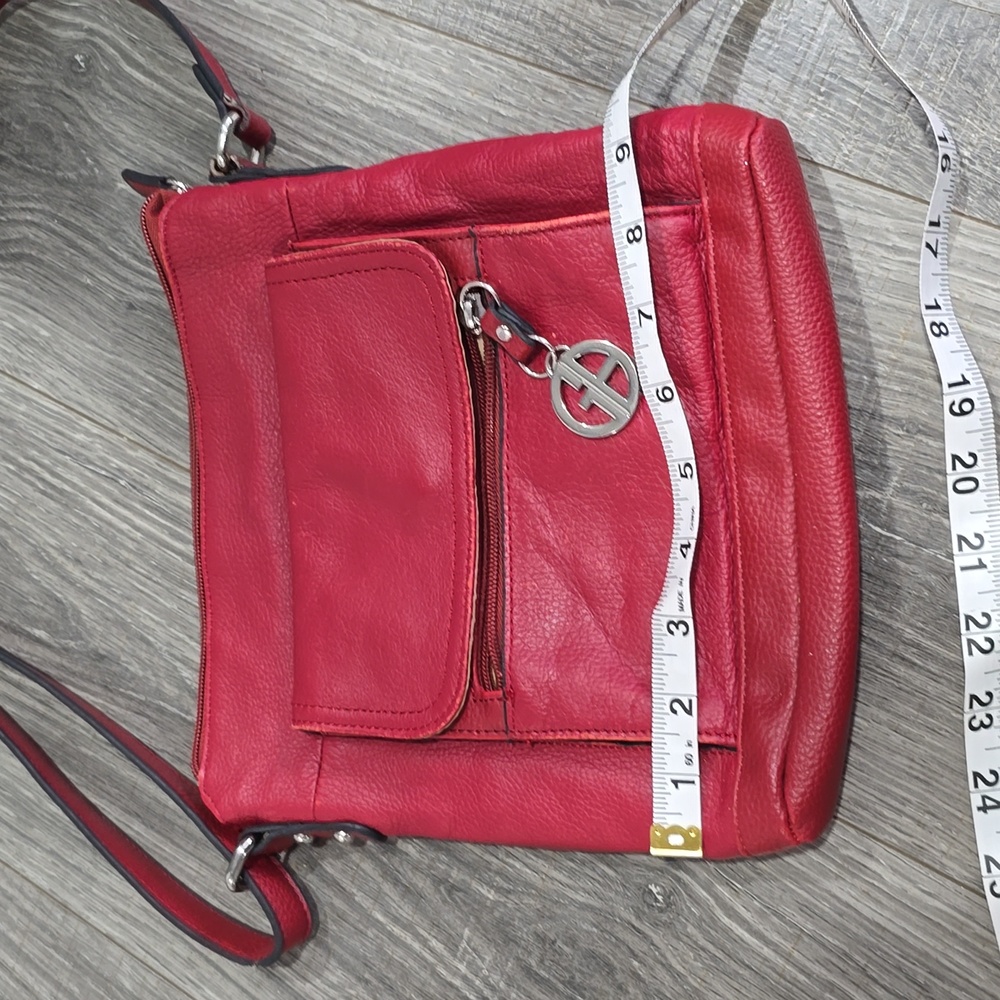 Giani Bernini Leather Red Shoulder Bag. - Picture 15 of 16